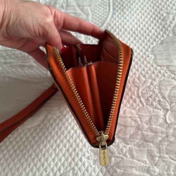 Michael Kors Orange Wallet - Picture 5 of 8